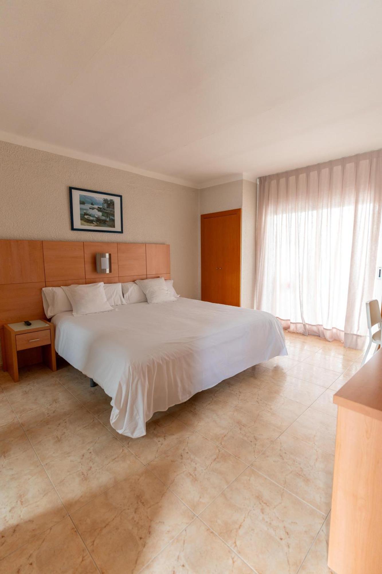 Aparthotel Solifemar Кастельдефельс Экстерьер фото