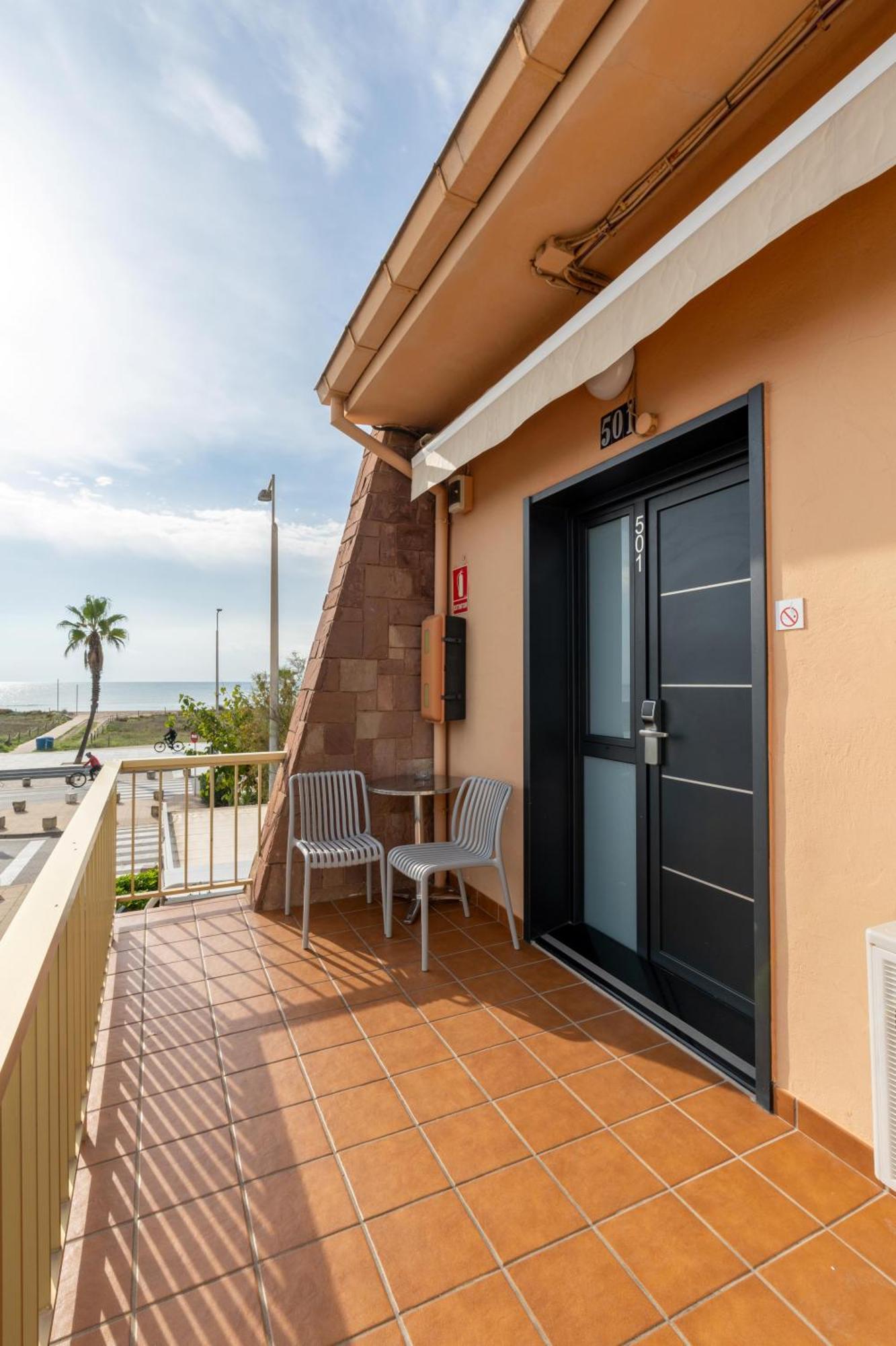 Aparthotel Solifemar Кастельдефельс Экстерьер фото